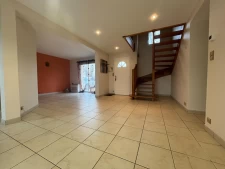 Maison proche du bourg de Saint Yvi.