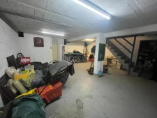 Maison de famille située à quimper avec sous sol et garage