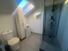 Longère avec hangar située à Leuhan proche bourg