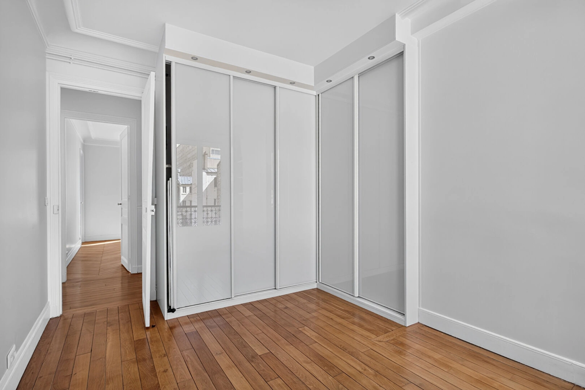 LEVALLOIS-PERRET - RUE TREBOIS - LOUÉ MEUBLÉ 10