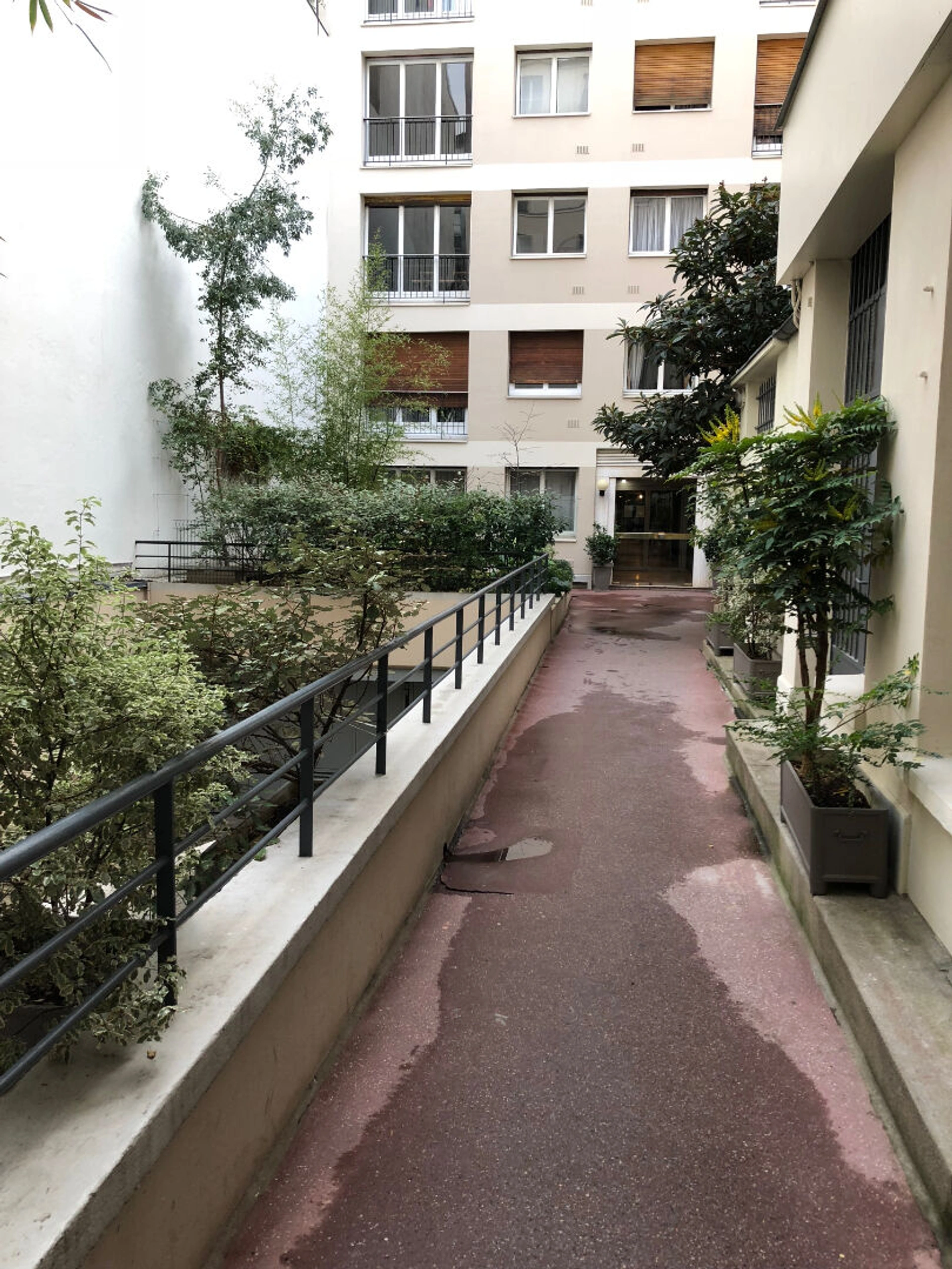 PARIS 10 6