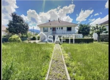 Maison à rénover de 80m² habitable, plein centre, au calme