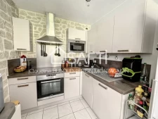 Secteur la Monta, bel appartement T2 de 51 m² dans une résidence privée, au calme avec vue sur la campagne.