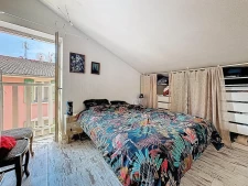 Appartement 96 m² utiles, excellent état, 2ème étage sans ascenceur, rue piétonne au centre ville de Voiron