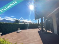 Hyper-centre, plain-pied au calme, vue sur les montagnes !