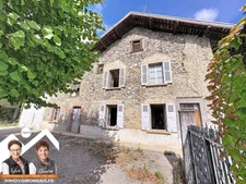 Ferme en pierre à réhabiliter, grange et garage