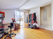 Maison de village au calme, plein centre bourg, avec jardin...