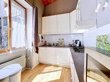 Voiron centre, duplex avec balcon sud à l'arrière de la rue...