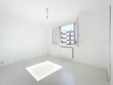 À vendre à Grenoble – Appartement loué, traversant 3 pièces,...