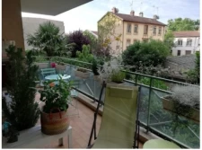 Secteur Villette : rare T2 spacieux, avec terrasse et garage 25 m²