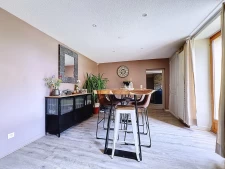 Maison de village au calme, plein centre bourg, avec jardin...