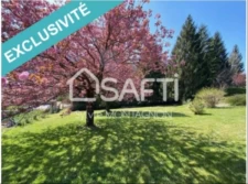 Grand terrain proche du village