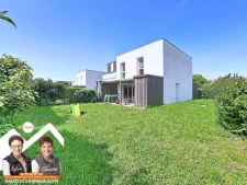 Maison jumelée de 2016, excellent état, avec jardin, proche...