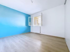 Rare à Voiron, T2 de plain-pied avec jardin et parking dans...