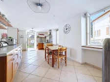 Maison au cœur du vieux bourg de Coublevie, jardin, 4 chambr...