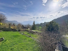 Tolvon, Corps de ferme à rénover avec grange et dépendances...