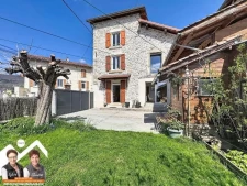 Maison au cœur du vieux bourg de Coublevie, jardin, 4 chambr...