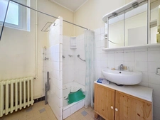 Tolvon, Corps de ferme à rénover avec grange et dépendances...