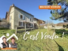 Rare, hauteur de Voiron, maison avec grange attenante, au ca...