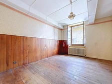 Tolvon, Corps de ferme à rénover avec grange et dépendances...