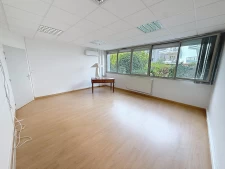 134 m² de bureaux lumineux avec ascenseur, accès PMR, au cen...