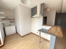 Appartement lumineux, 2 chambres, plein centre, au calme
