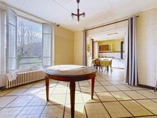 Tolvon, Corps de ferme à rénover avec grange et dépendances...