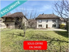 Centre bourg, plein Sud, terrain et grange