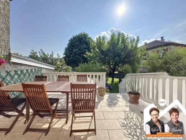 Maison de village avec jardin, 5 chambres et vue montagnes a...