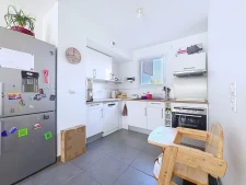 Maison jumelée de 2016, excellent état, avec jardin, proche...