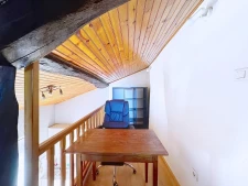 Voiron centre, duplex avec balcon sud à l'arrière de la rue...