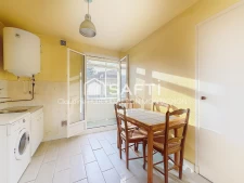 Appartement lumineux 4 pièces, 2 chambres, avec parking et c...