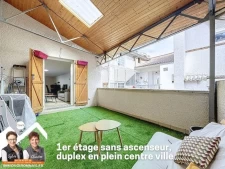 Duplex T4, entièrement rénové, avec terrasse au cœur de Voir...
