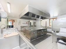 Auberge restaurant en pierre avec cuisine professionnelle, p...