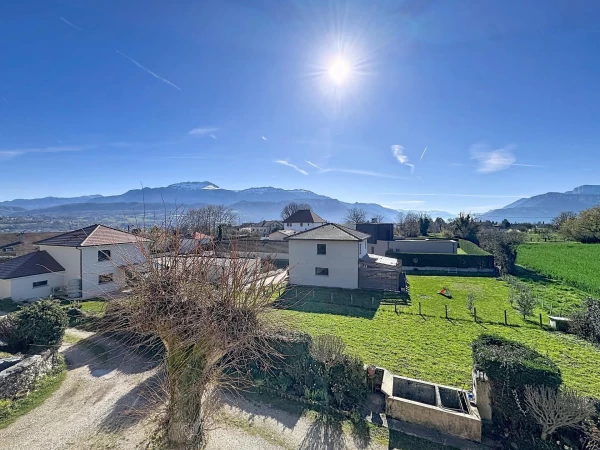 Propriété de caractère avec vue panoramique et fort potentie...