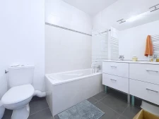 Maison jumelée de 2016, excellent état, avec jardin, proche...
