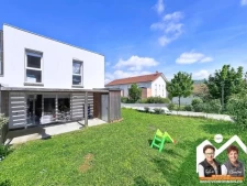 Maison de 2016, état neuf avec jardin et double garage