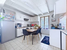 Propriété de caractère avec vue panoramique et fort potentie...