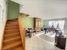 Villa avec piscine, sur grand terrain