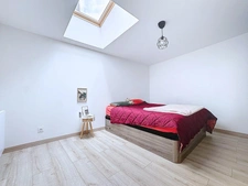 Duplex T4, entièrement rénové, avec terrasse au cœur de Voir...