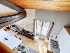 Voiron centre, duplex avec balcon sud à l'arrière de la rue...