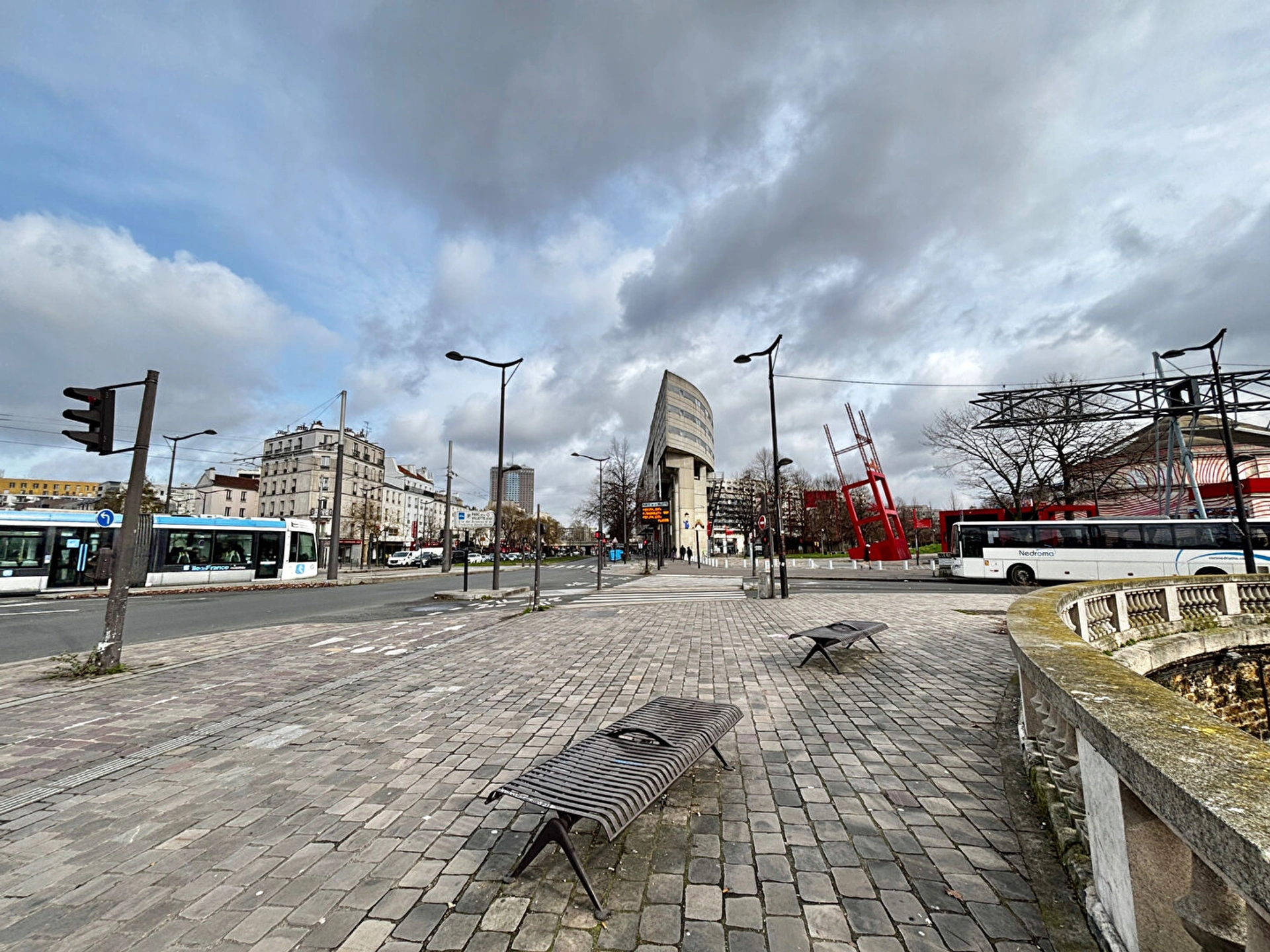 Paris 19e - 2 pièces avec grands combles aménageables | Rentabilité 6% brut 8