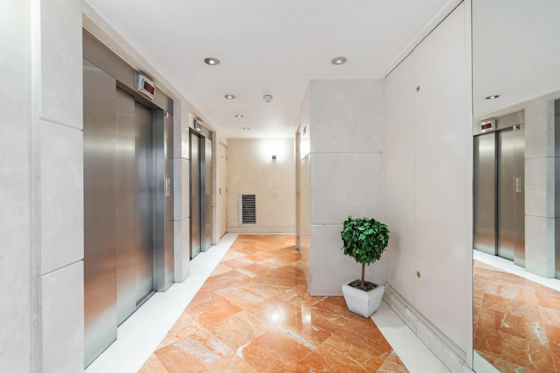 Appartement Paris 4 pièce(s) 14