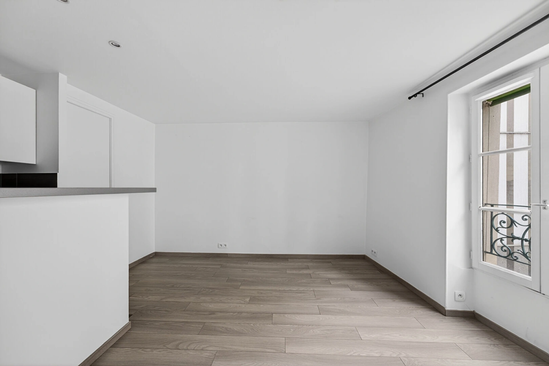 SECRETAN - PARIS 19 3