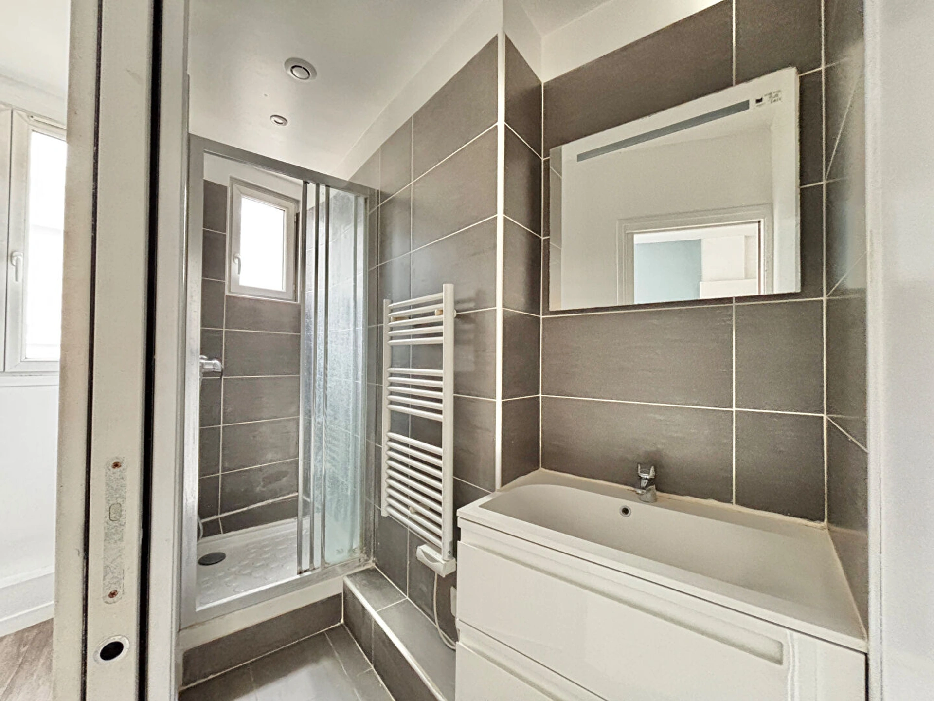 Paris 19e - 2 pièces avec grands combles aménageables | Rentabilité 6% brut 4