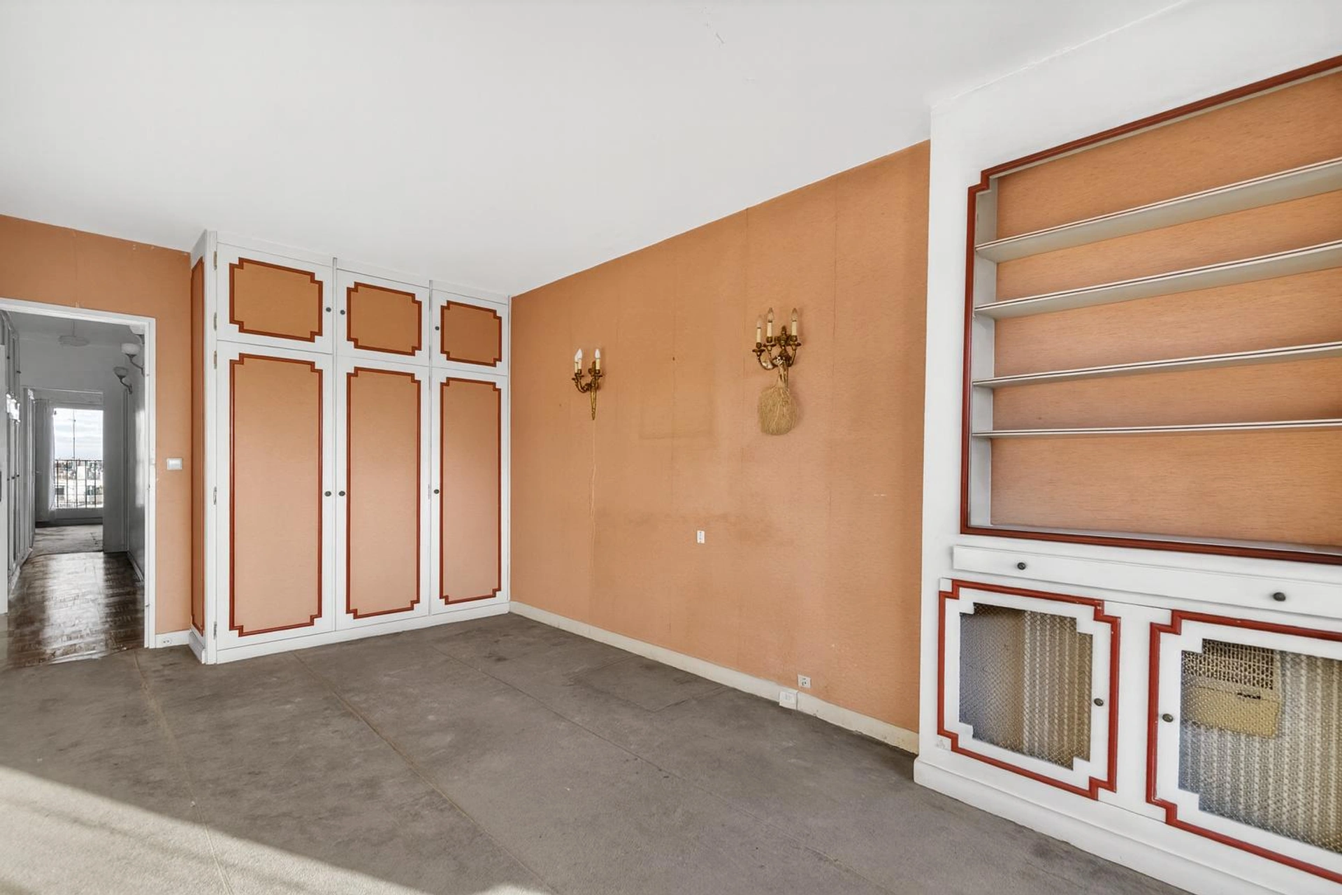 Vue panoramique exceptionnelle sur Paris et les Buttes-Chaumont - 6 pièces traversant -142 m² et balcons 8