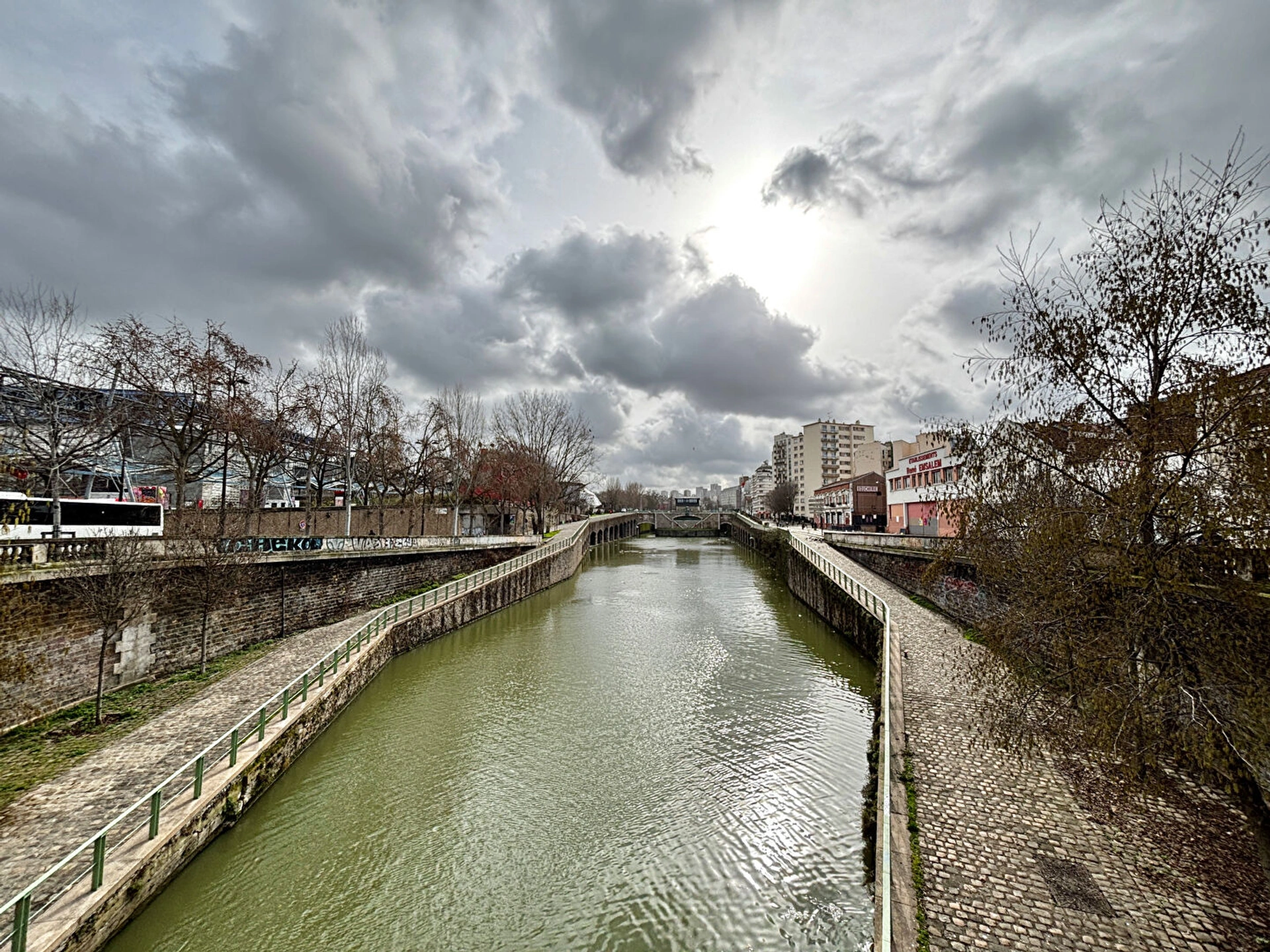 Paris 19e - 2 pièces avec grands combles aménageables | Rentabilité 6% brut 7