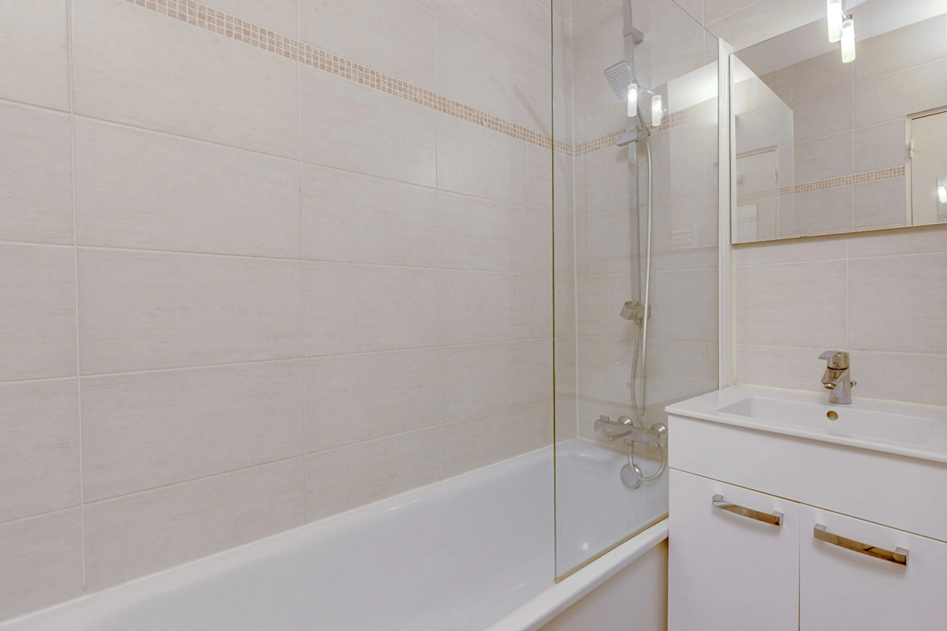 PARIS 19 -JOURDAIN 9