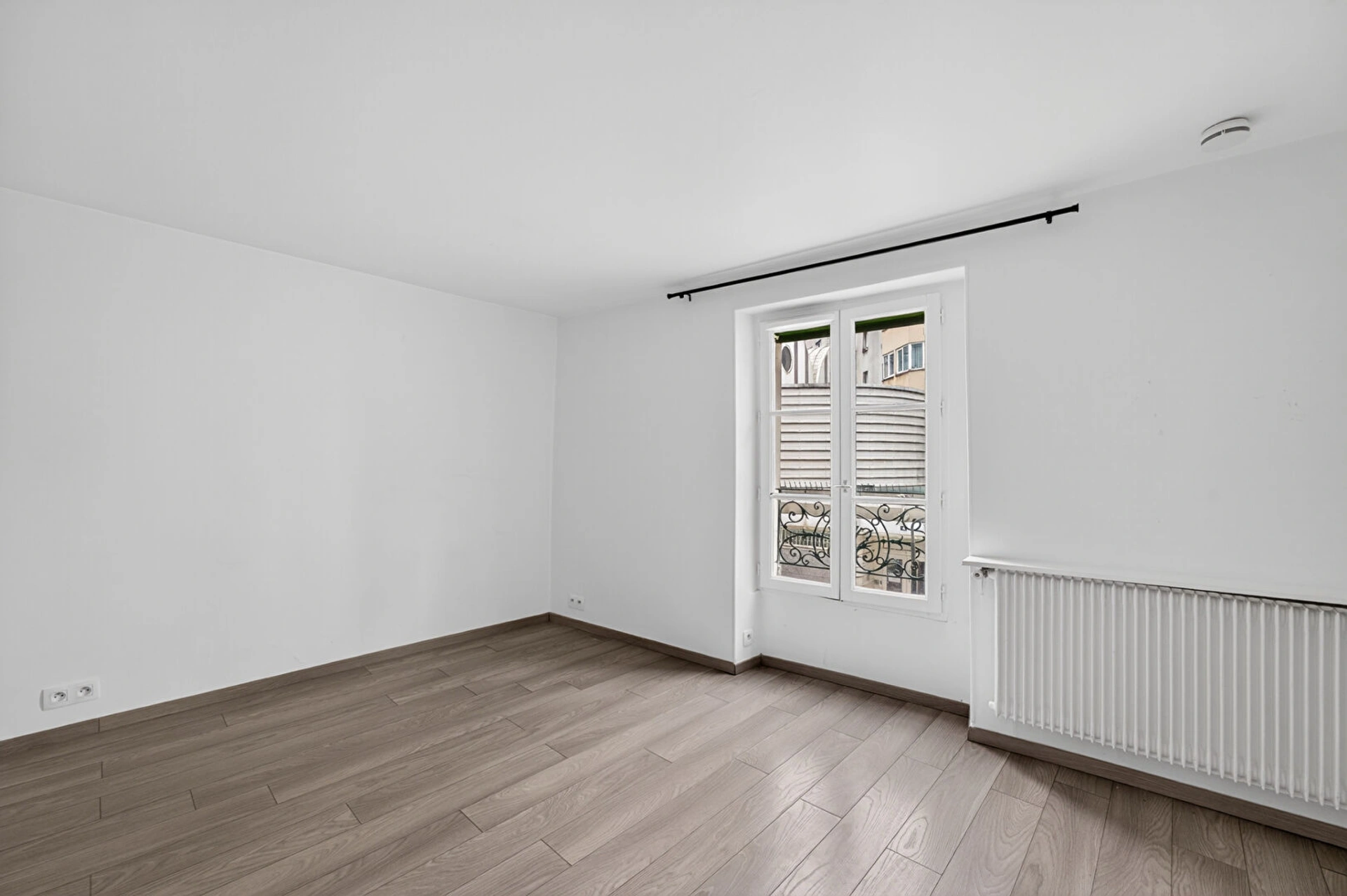 SECRETAN - PARIS 19 6