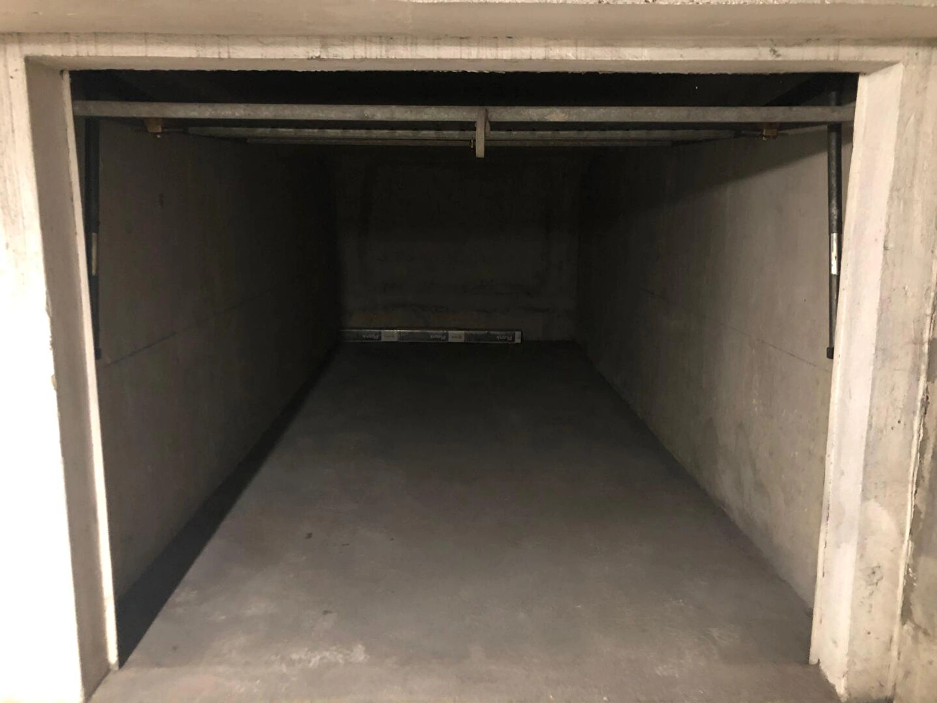 PARIS 19 - REBEVAL 1